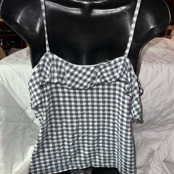 American Eagle Gingham Cold Shoulder Top - Picture 5 of 10